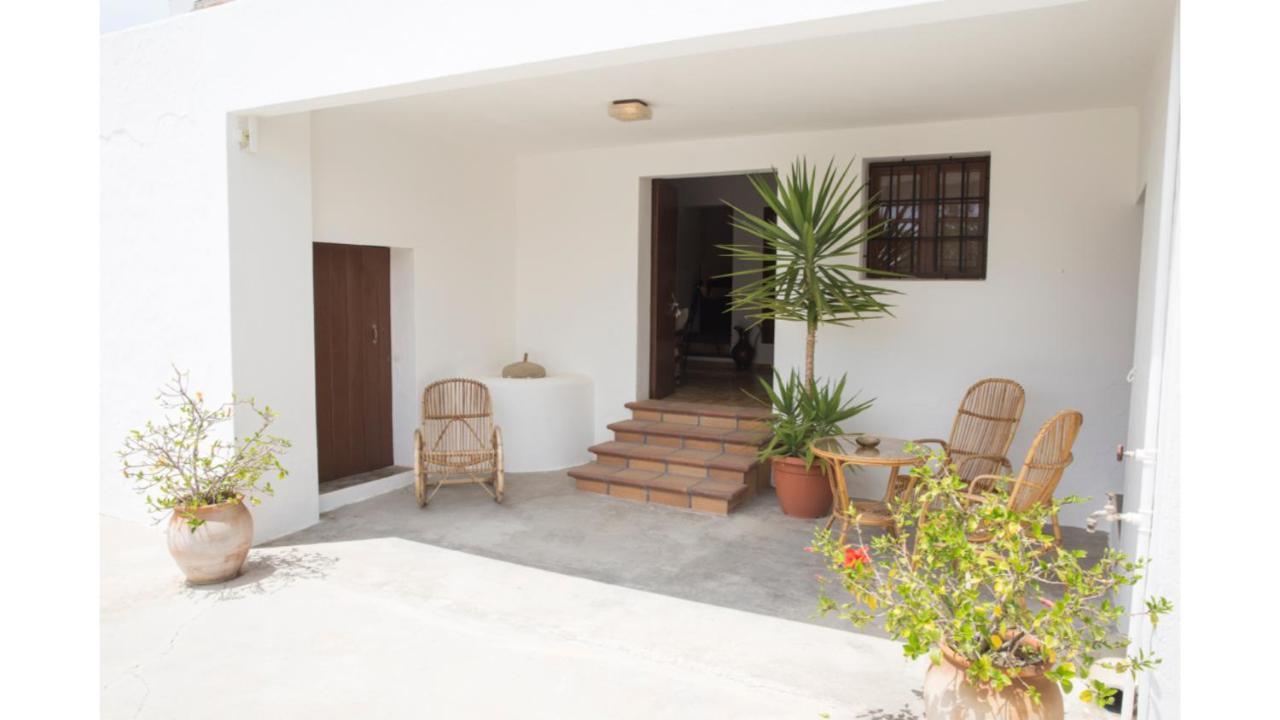 Villa Tunicu Has Amazing Sea Views And Is Located In A Quiet Area Near To *